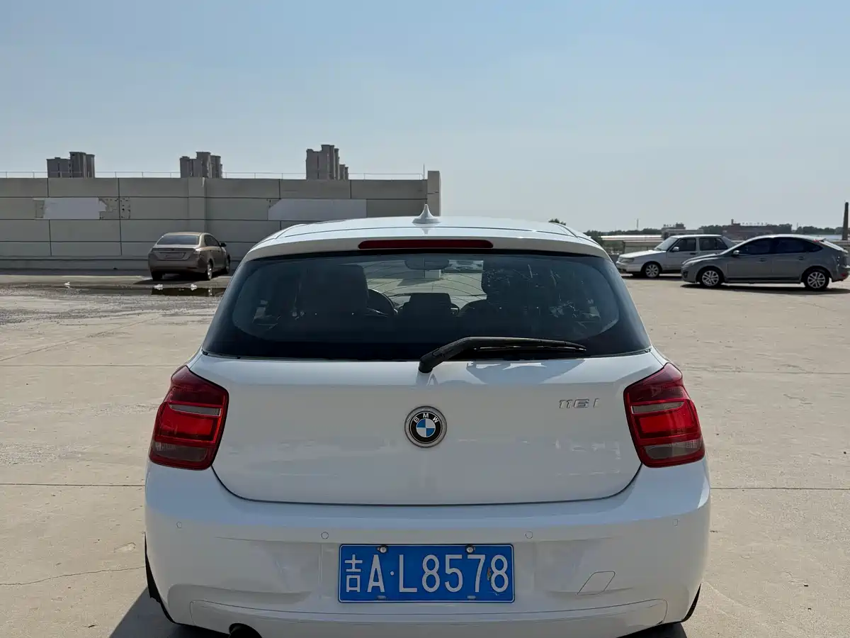BMW 1 Series (Import) 2013 Facelift 116i Urban Model фото 8