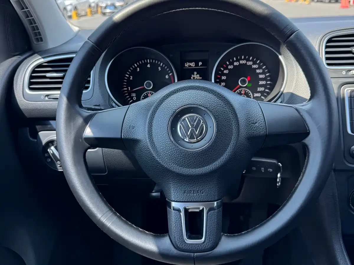 Volkswagen Golf 2012 1.4TSI Automatic Comfort фото 16