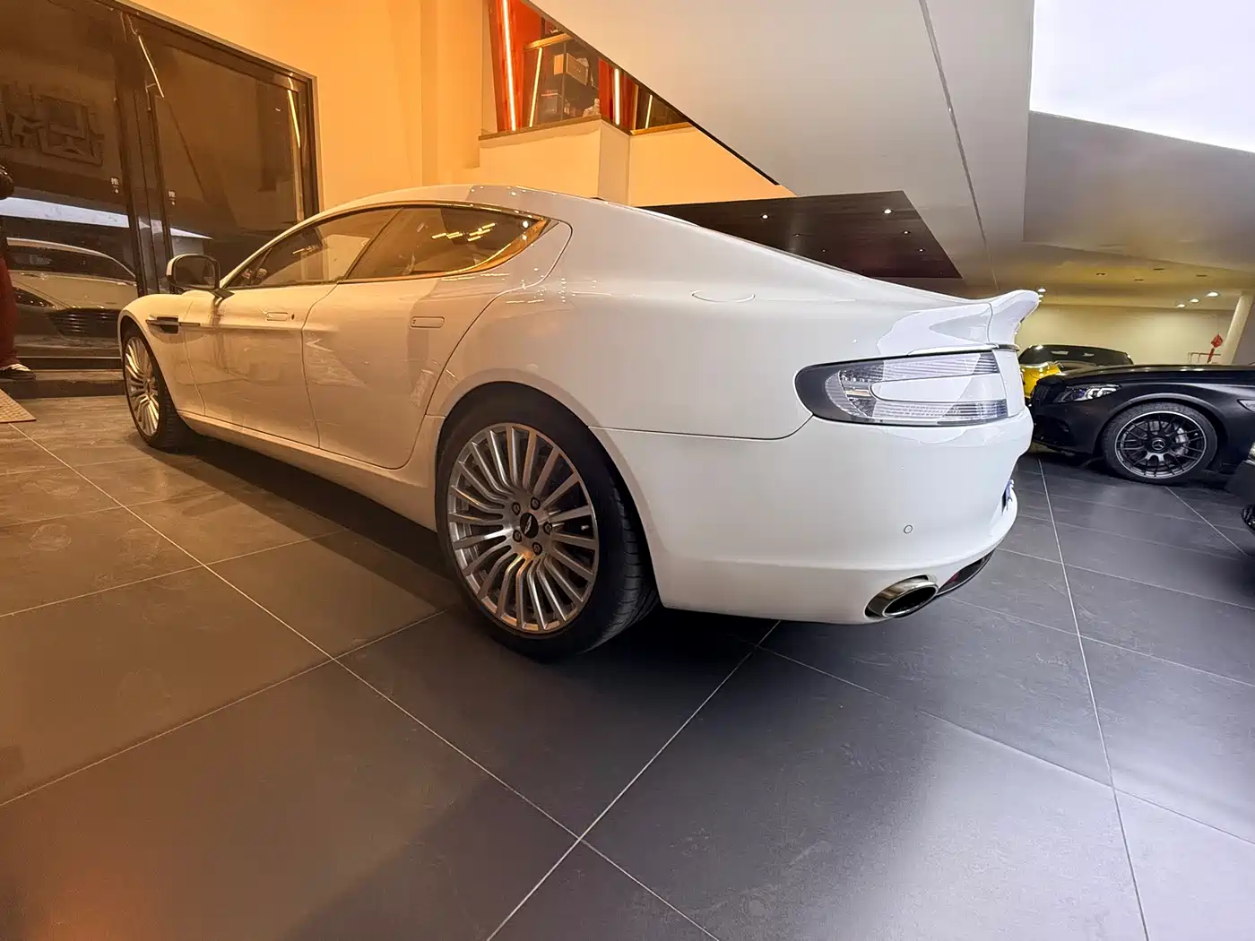 Aston Martin Rapide 2013 6.0L S фото 17