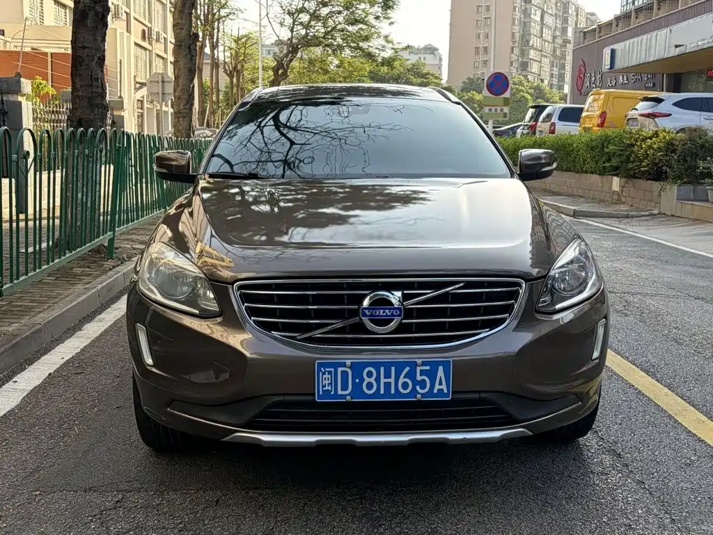 Photo 2 - Volvo XC60