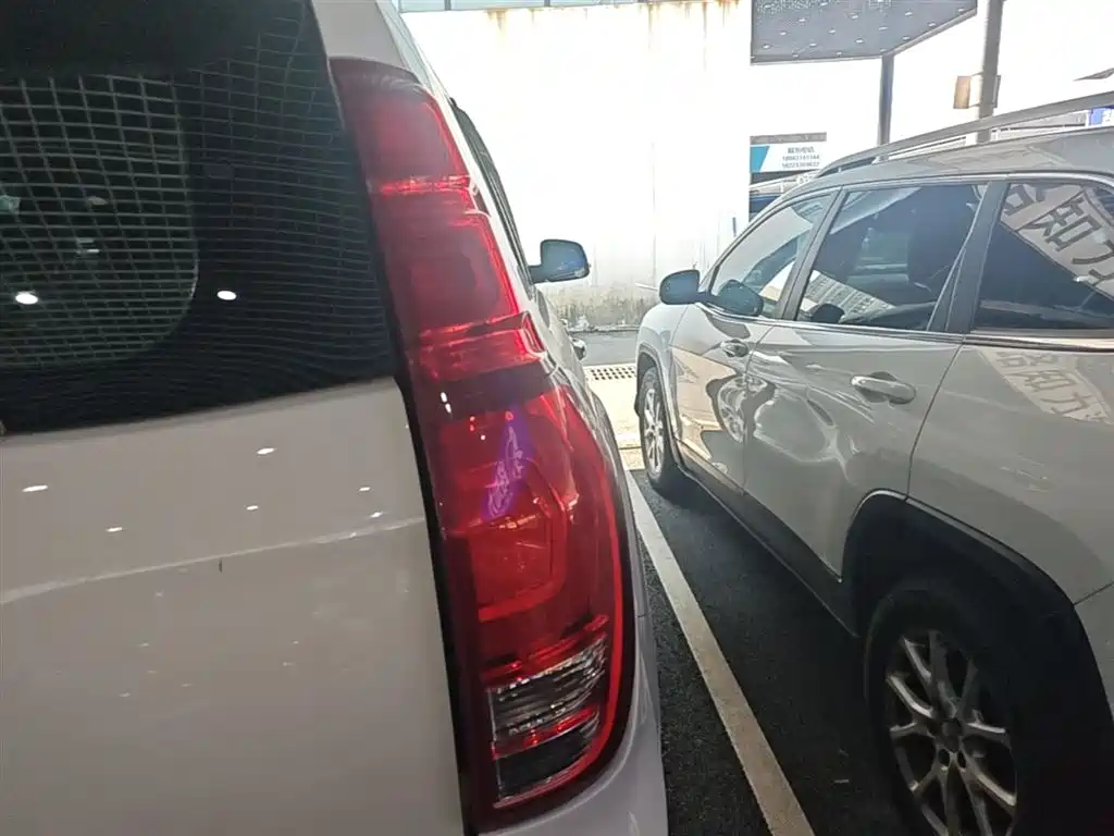 Haval H9 2015 2.0T 4WD Luxury 7-Seater фото 8