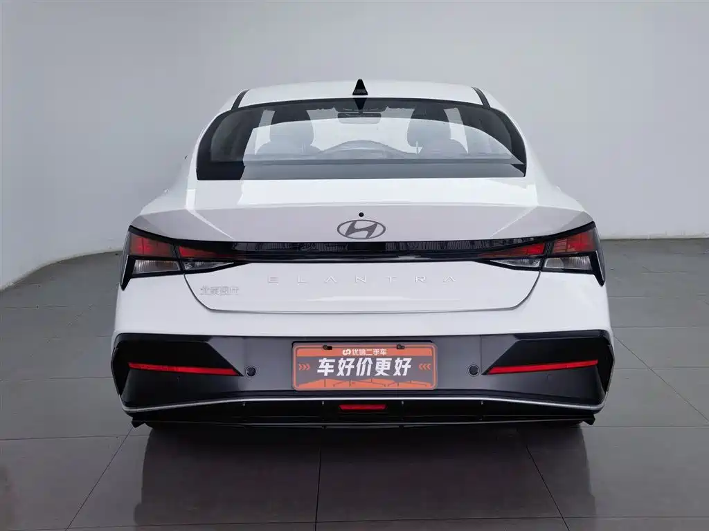 Hyundai Elantra 2023 1.5L CVT GLX Elite Edition фото 4