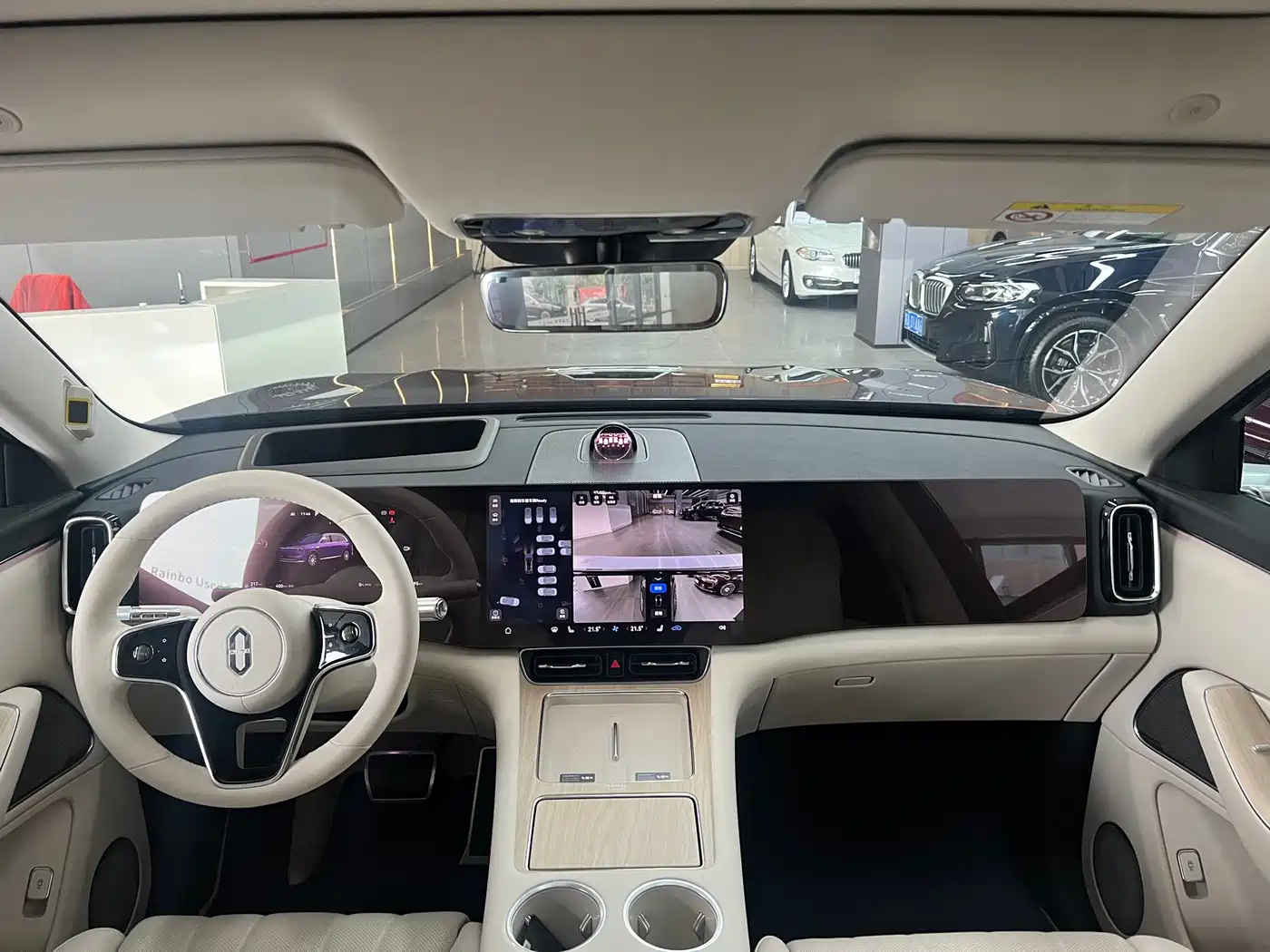 AITO Wenjie AITO M8 2025 Range Extender Max+ Edition 53.4kWh 5-seater фото 7