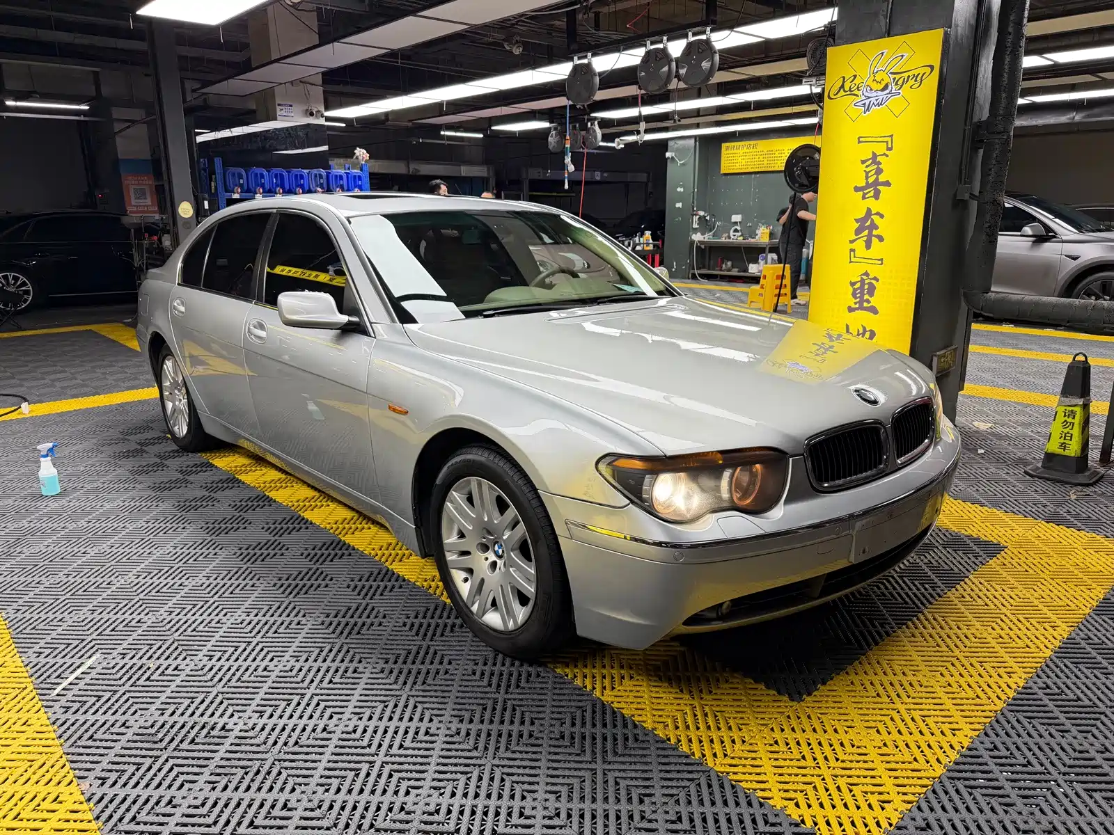 Фото 3 - BMW 7 Series