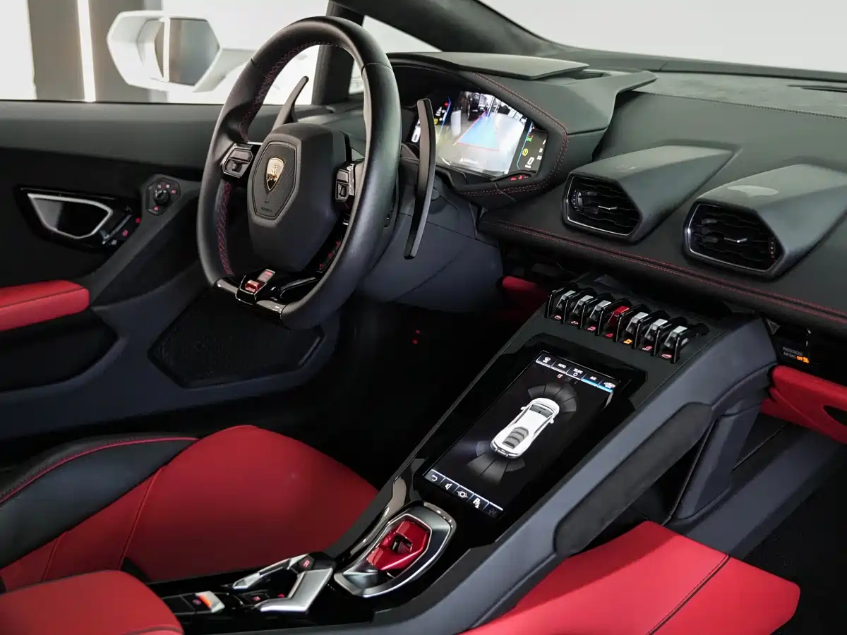 LAMBORGHINI HURACÁN