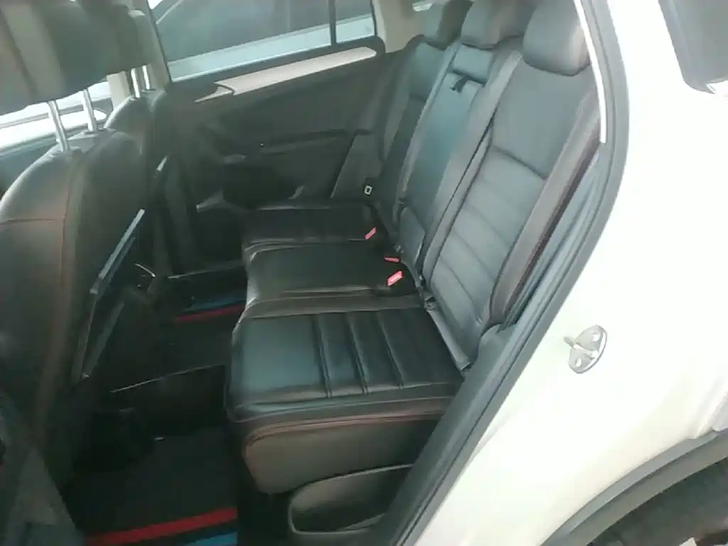 Фото 17 - Volkswagen Tiguan