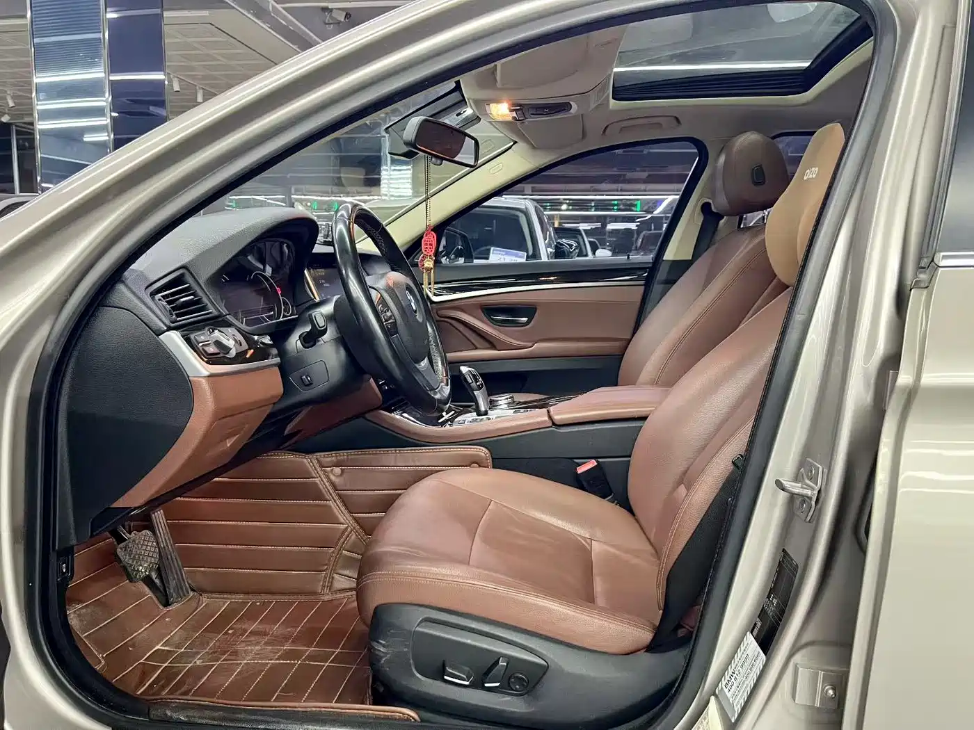 BMW 5 Series 2017 528Li Leading Edition фото 5