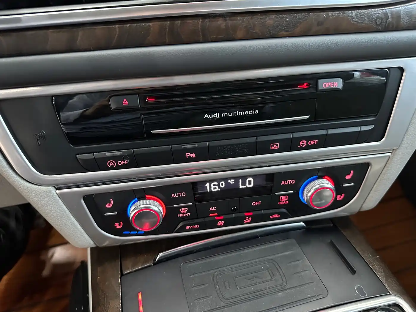 Фото 13 - Audi A6L