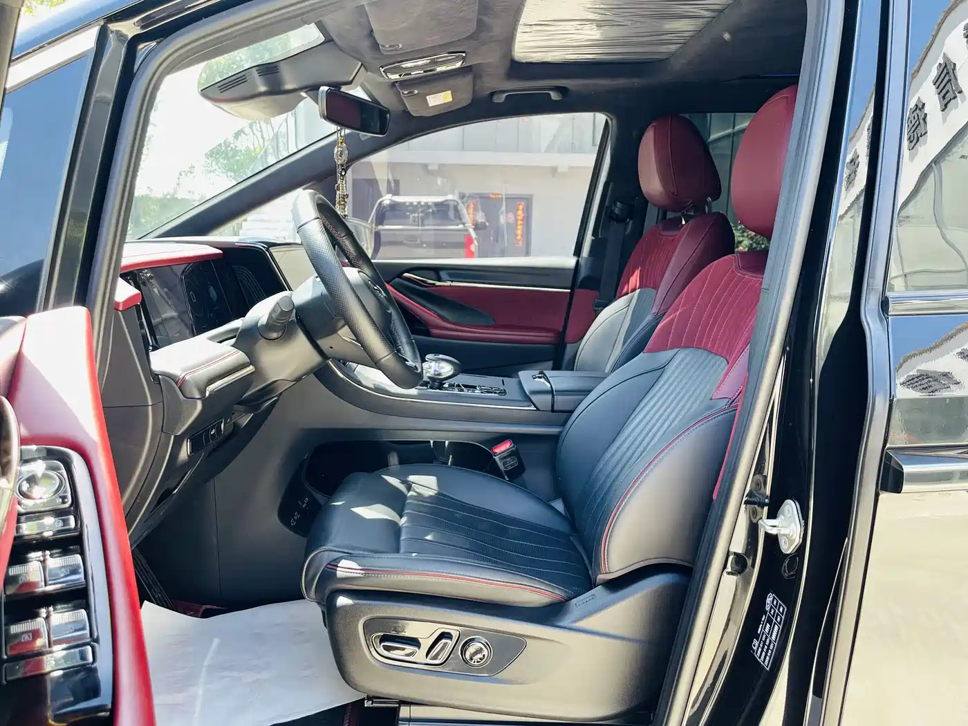 GAC Trumpchi Trumpchi M8 2024 Patriarch Series 400T Ultimate Edition фото 9