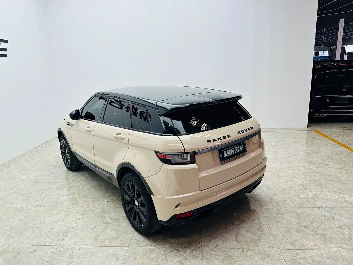 Land Rover Range Rover Evoque 2016 2.0T SE ZhiYao фото 4