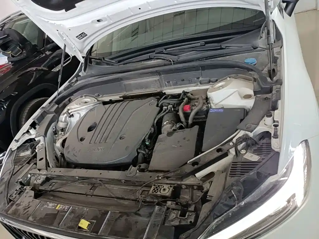 Фото 20 - Volvo XC60