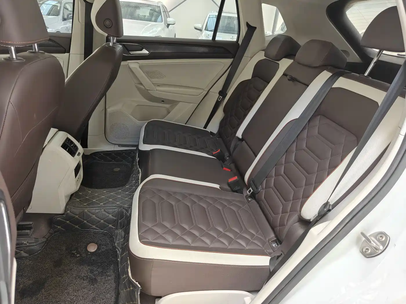 Volkswagen Tayron 2023 330TSI 2WD Luxury Plus Advanced Edition фото 8