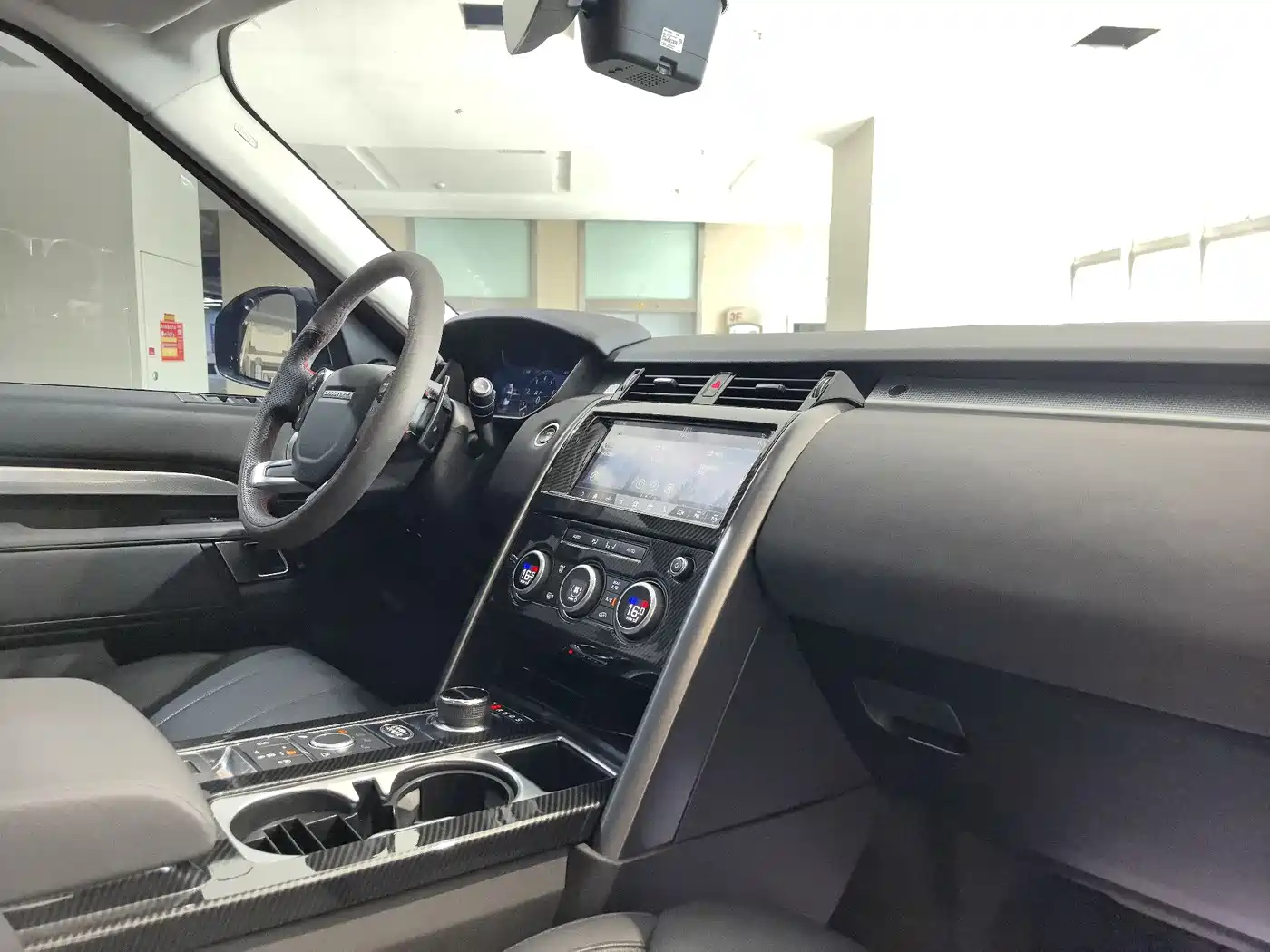 Land Rover Discovery 2020 3.0 SC V6 30th Anniversary Special Edition фото 16