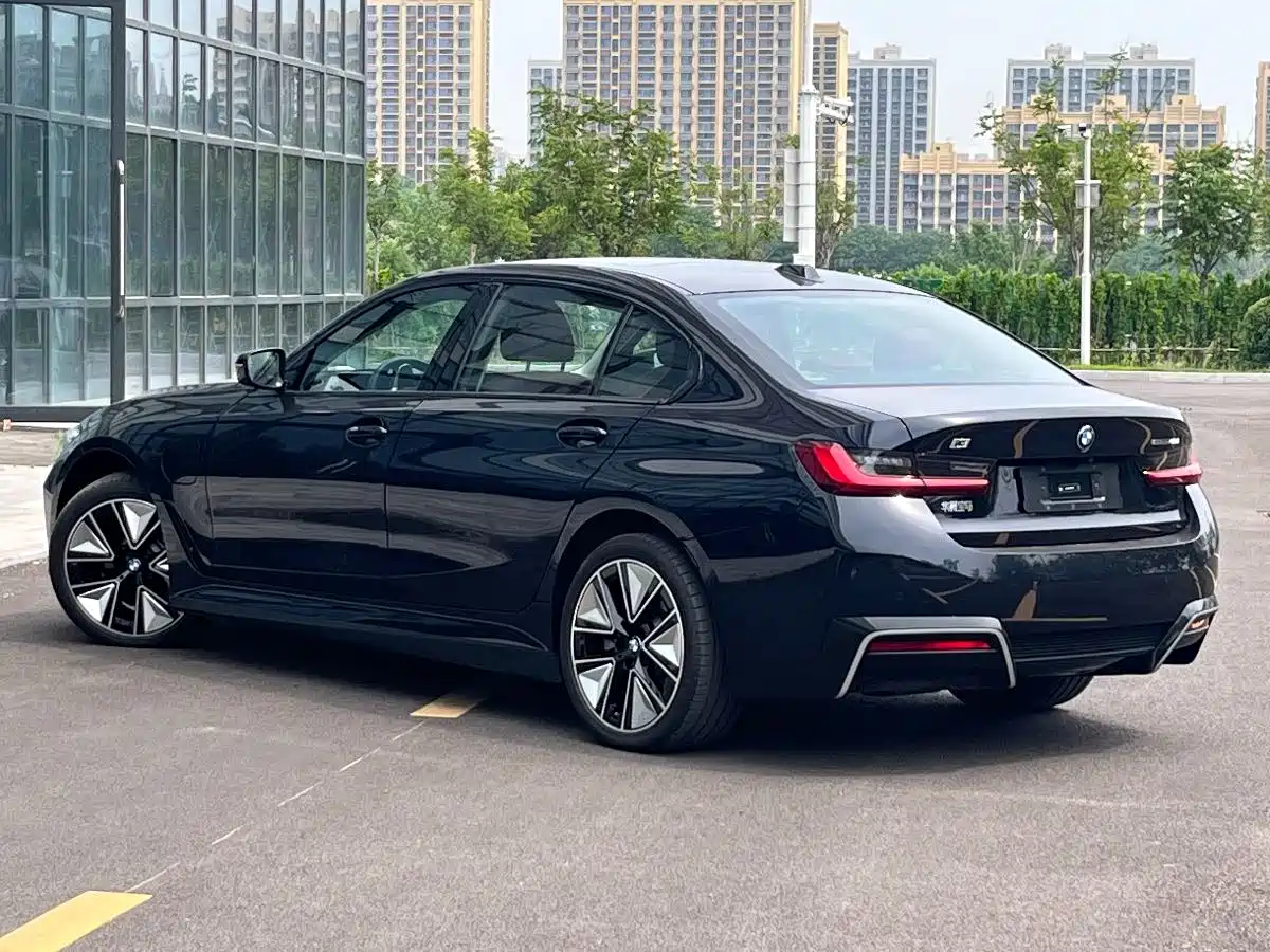 BMW i3 2025 eDrive 40 L Shadow Night Sport Package фото 5