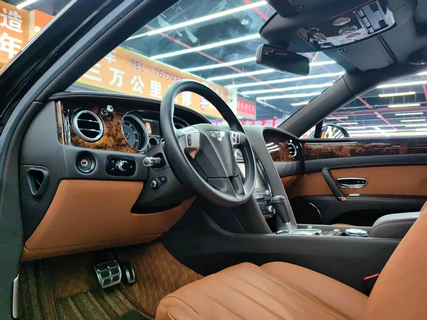 Фото 6 - Bentley Flying Spur