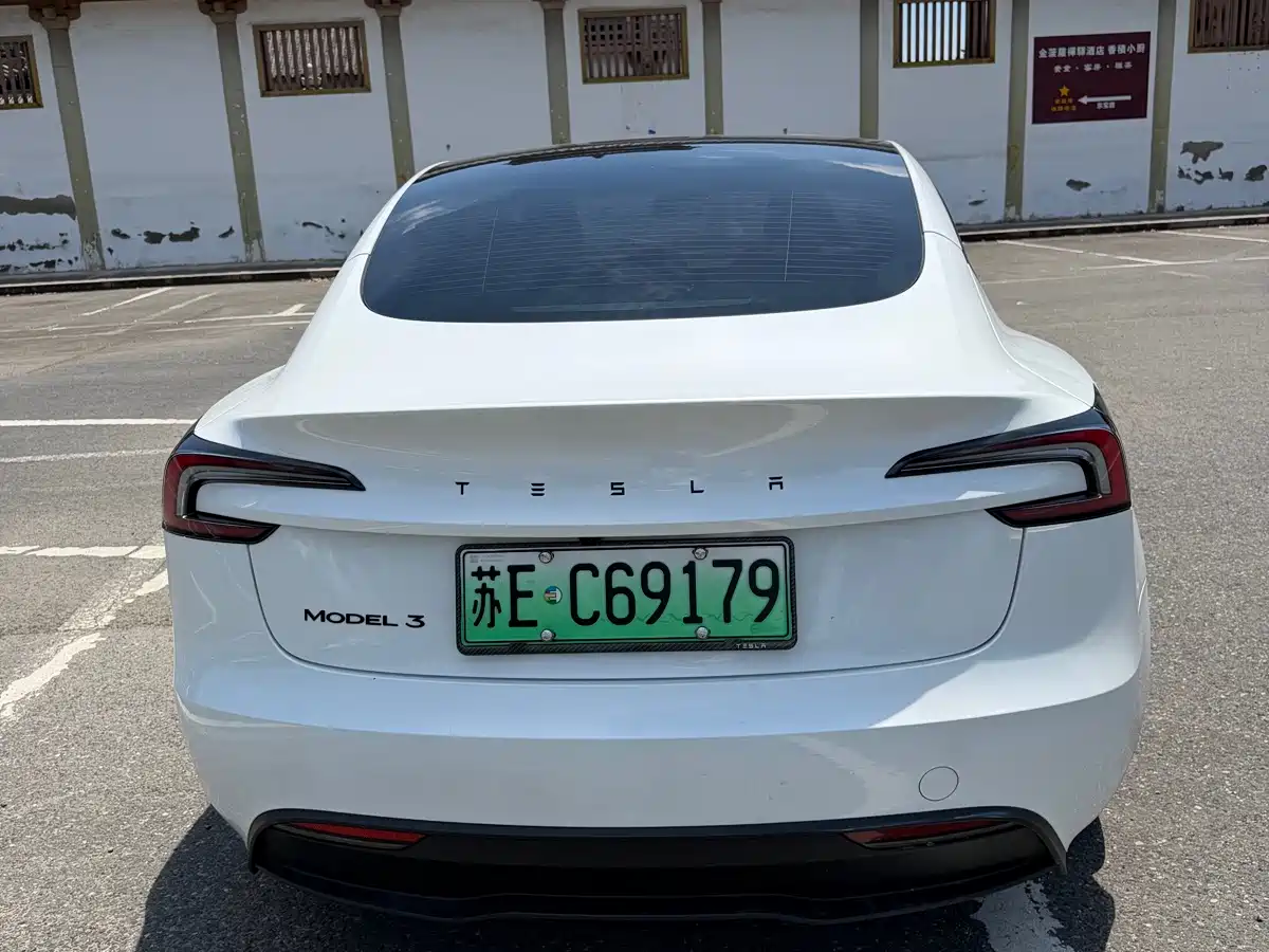 Tesla Model 3 2026 2025 Model Year Facelift Rear-Wheel Drive