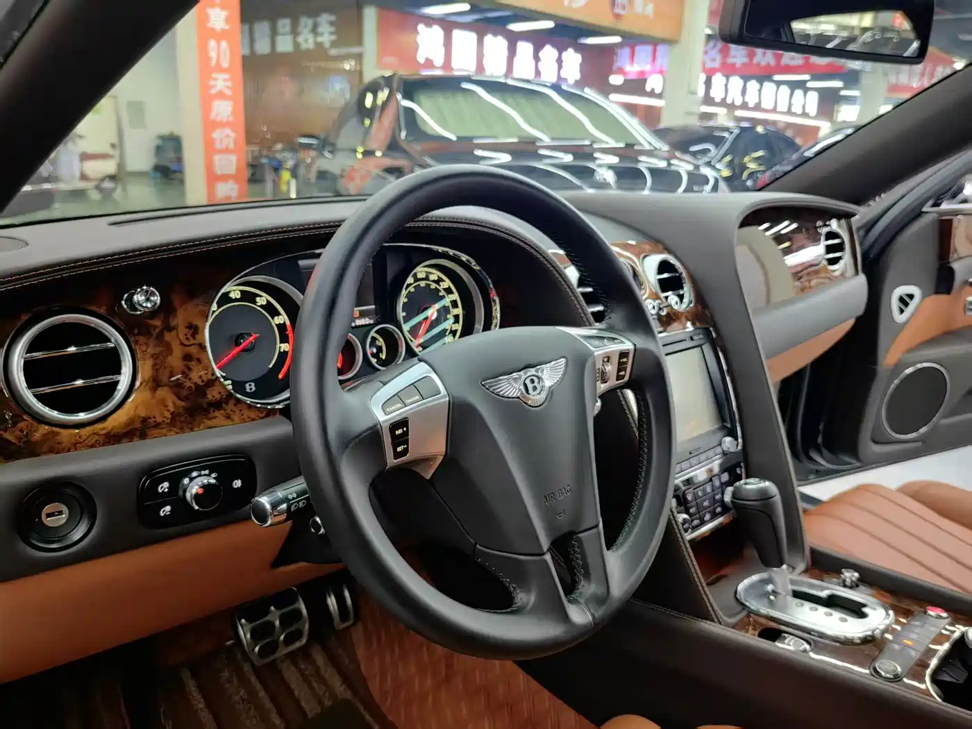 Фото 7 - Bentley Flying Spur
