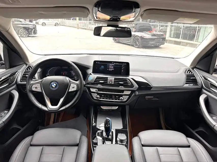BMW iX3 2020 2021 Leading