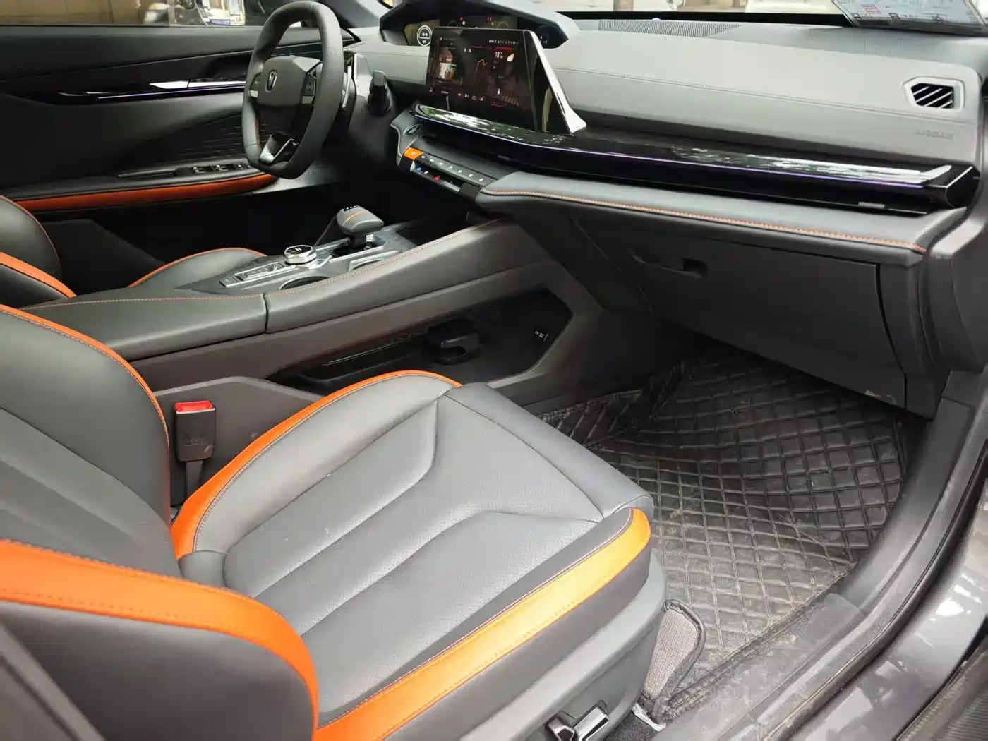 CHANGAN UNI-V