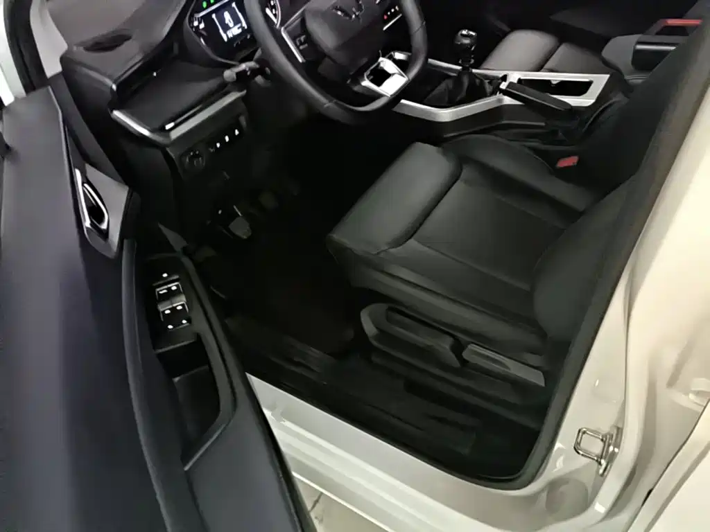 Wuling Motors Wuling Jiachen 2023 2022 1.5L Manual Free Comfort
