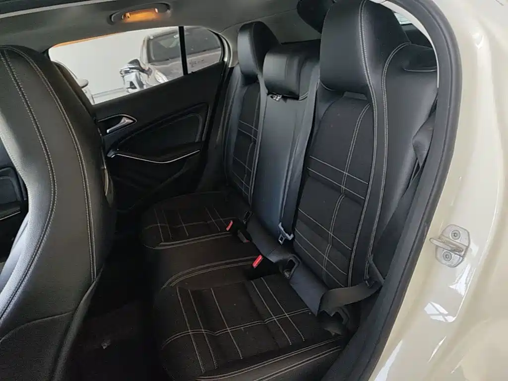 Mercedes-Benz GLA (Import) 2015 2015 GLA 200