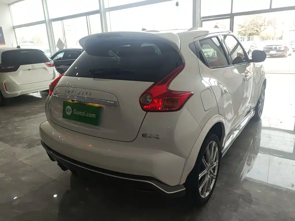 Infiniti ESQ 2015 2014 1.6L Free Edition