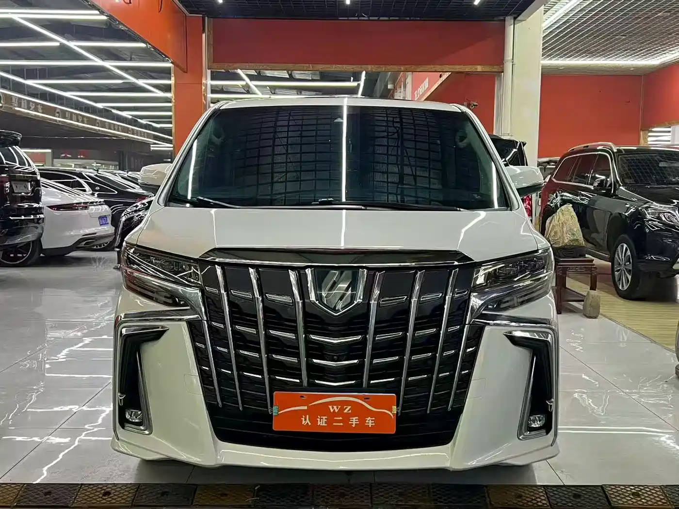 Toyota Alphard 2020 Hybrid 2.5L Premium Edition фото 2