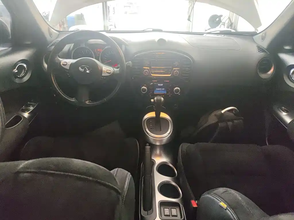 Infiniti ESQ 2015 2014 1.6L Free Edition