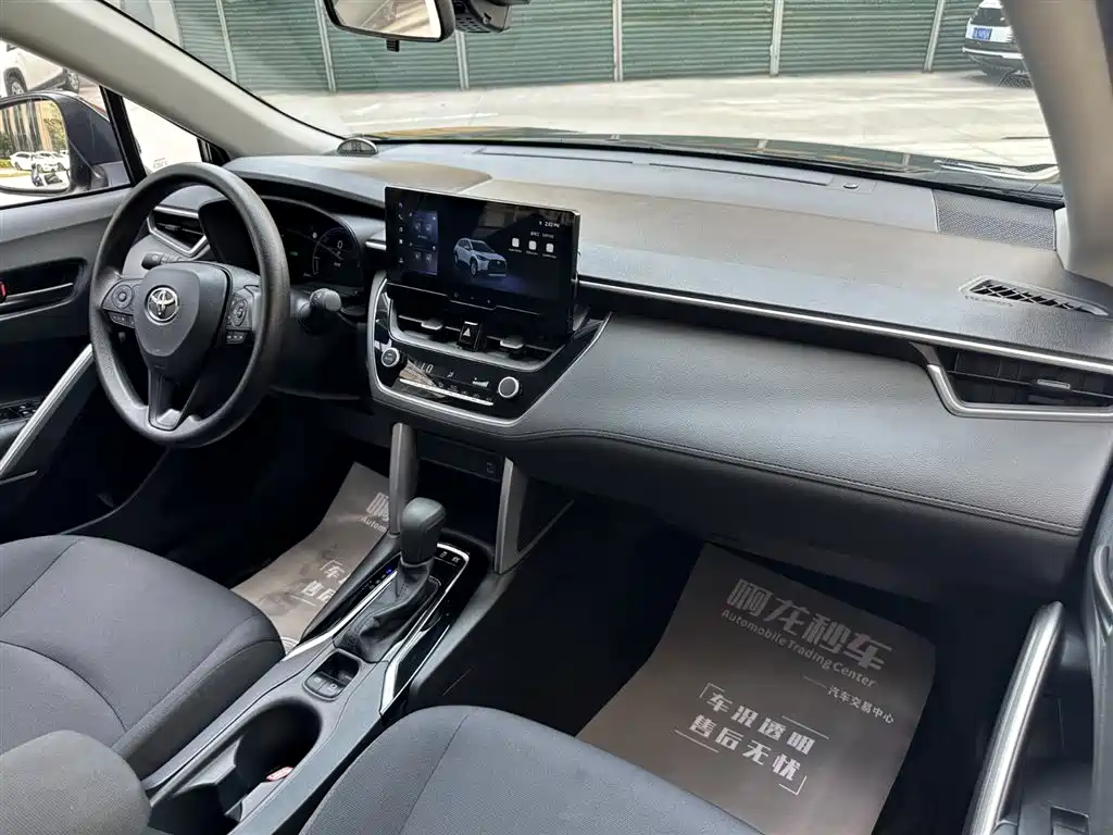Toyota Corolla Cross 2024 2.0L Smart Hybrid Dual Engine Pioneer Edition фото 6