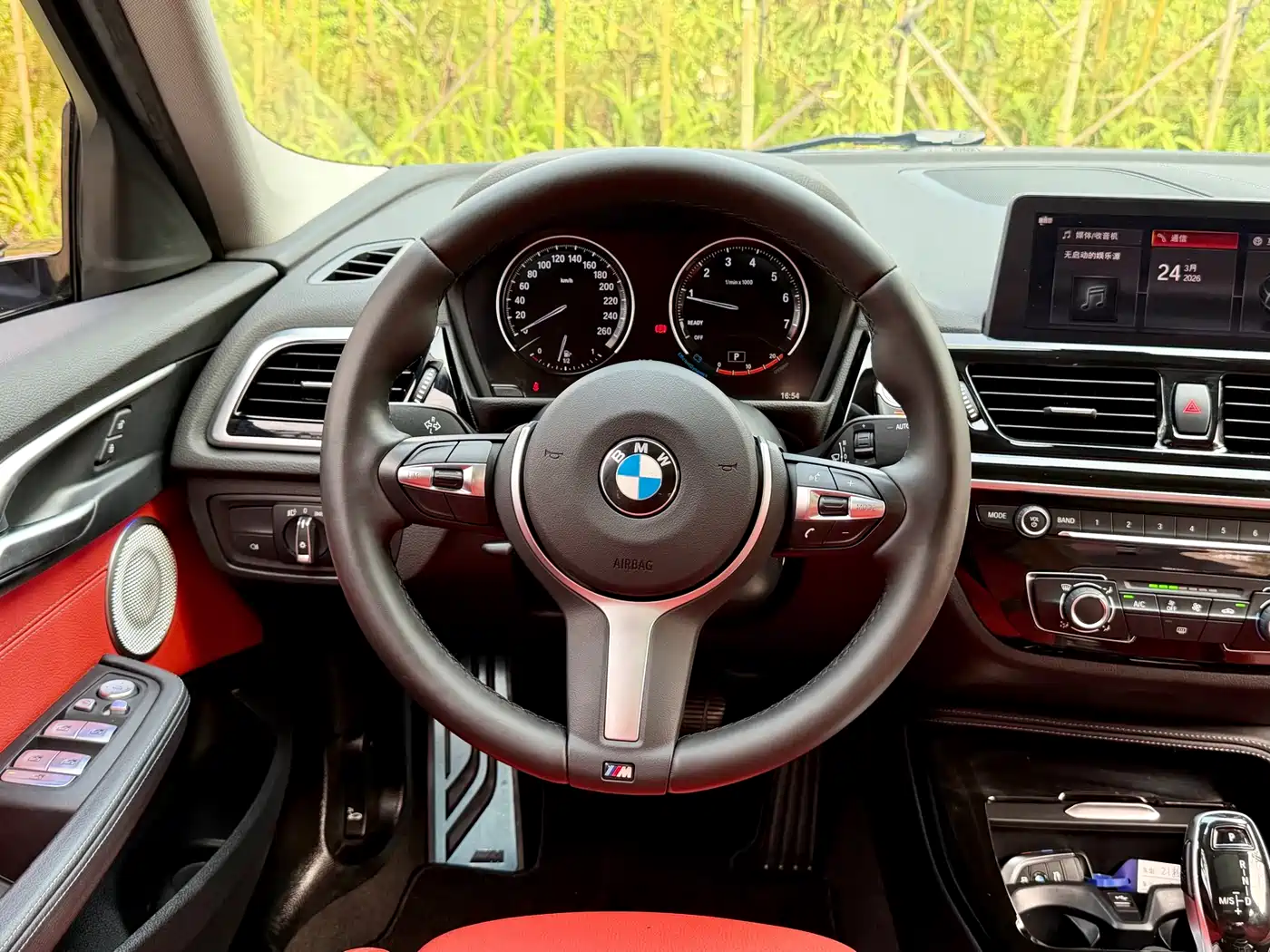 BMW 1 Series 2021 125i M Sport Black Night Edition фото 15