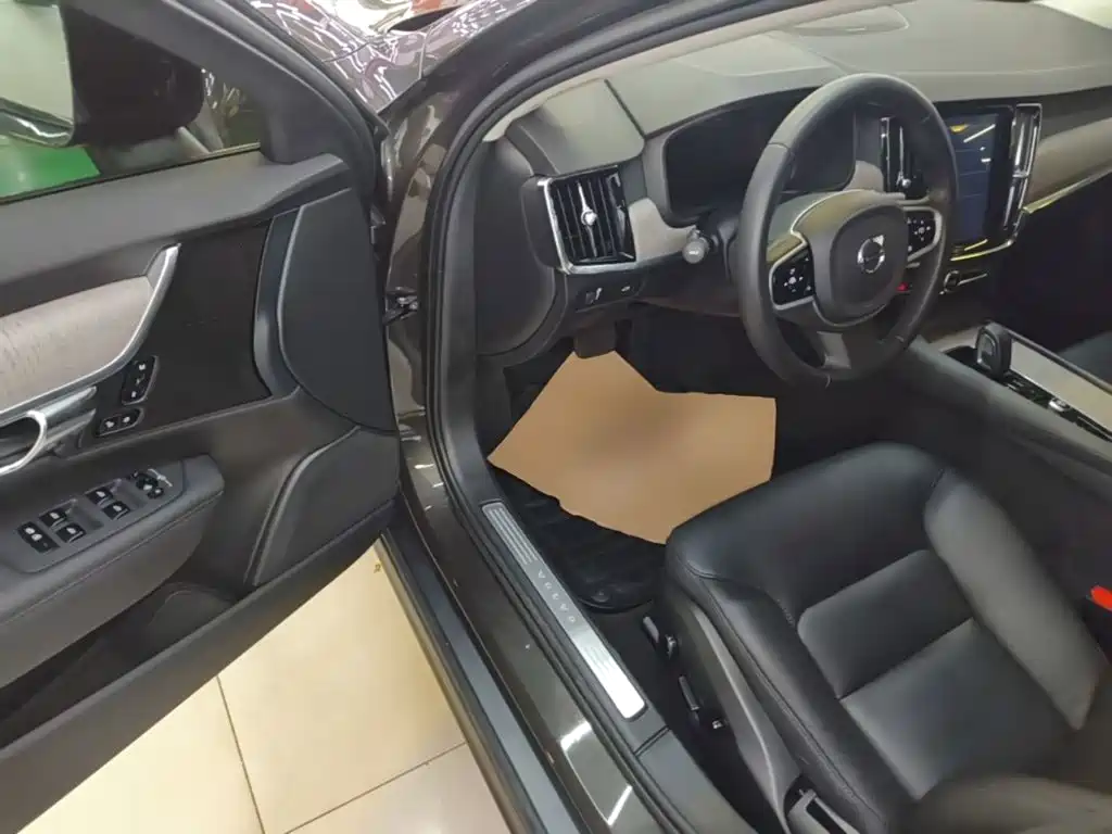 Volvo V90 2021 2021 Model Cross Country B5 AWD Smart Edition