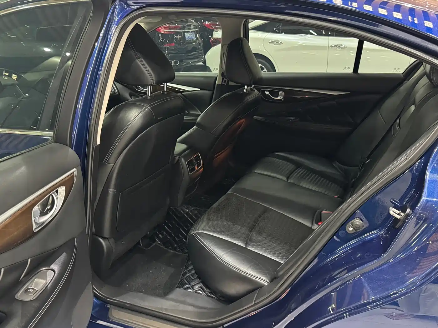 Фото 22 - Infiniti Q50L