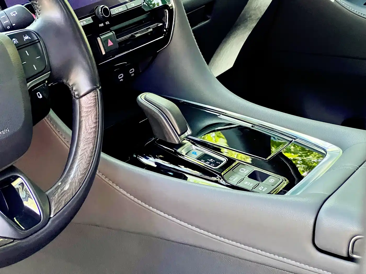 Toyota Vellfire 2024 Crown Hybrid 2.5L Premium Edition фото 23