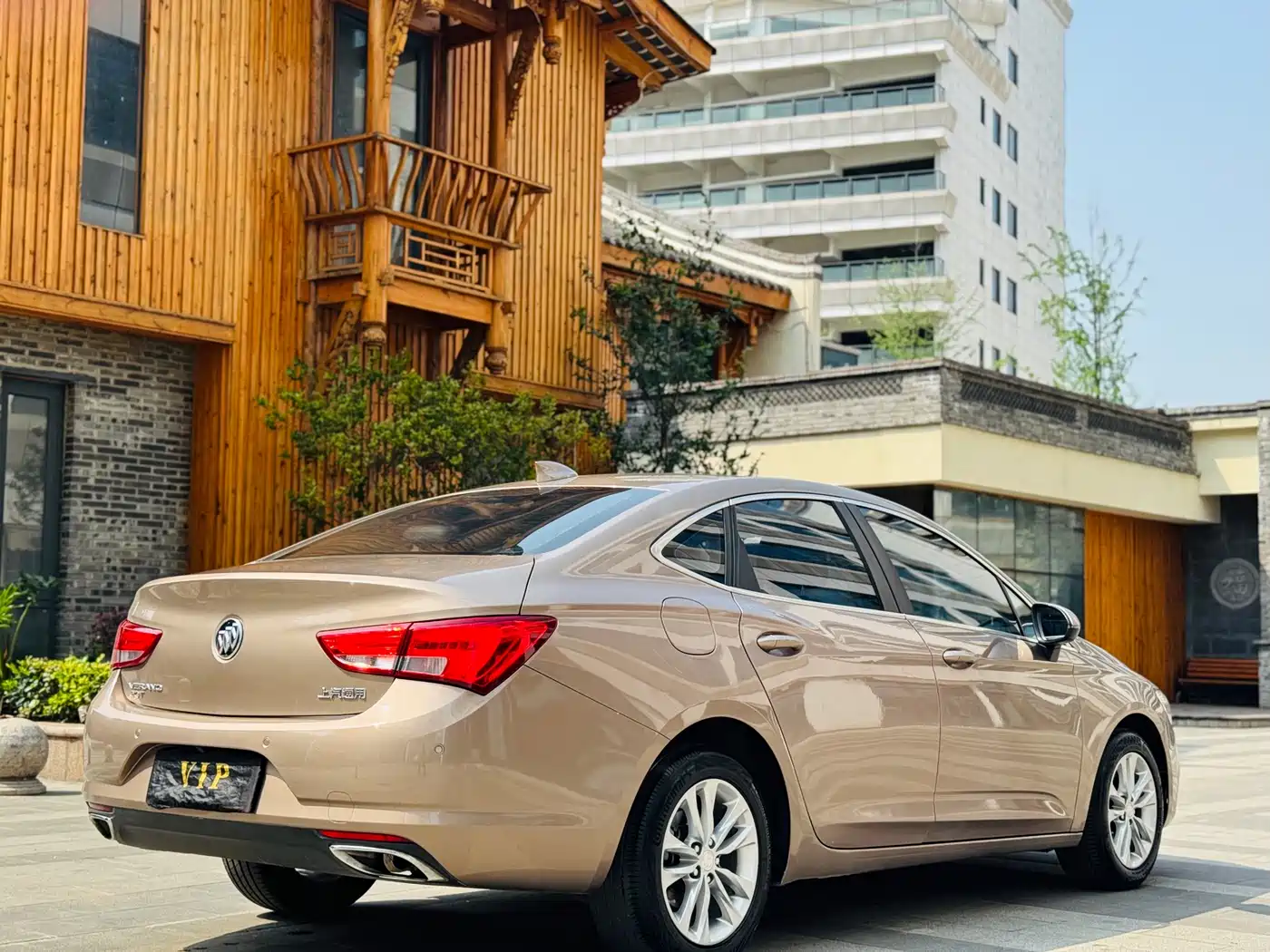 Buick Verano 2018 Sedan 20T Dual Clutch Leading фото 8