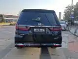 Фото 8 - Honda Odyssey