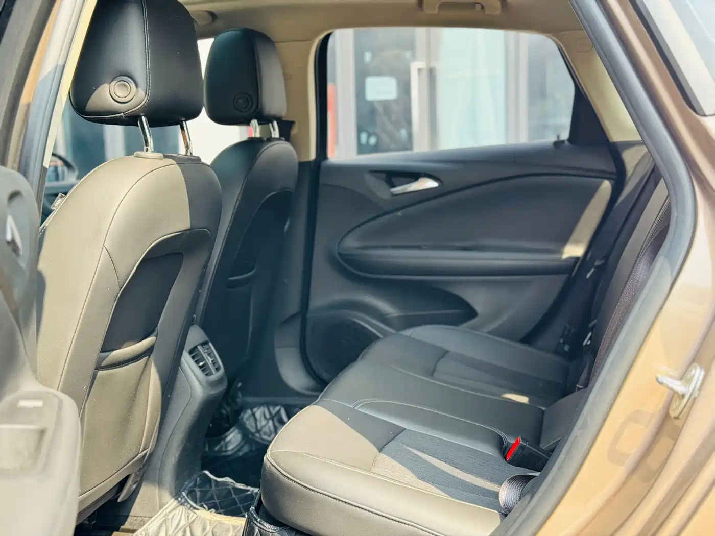 Buick Verano 2018 Sedan 20T Dual Clutch Leading фото 12