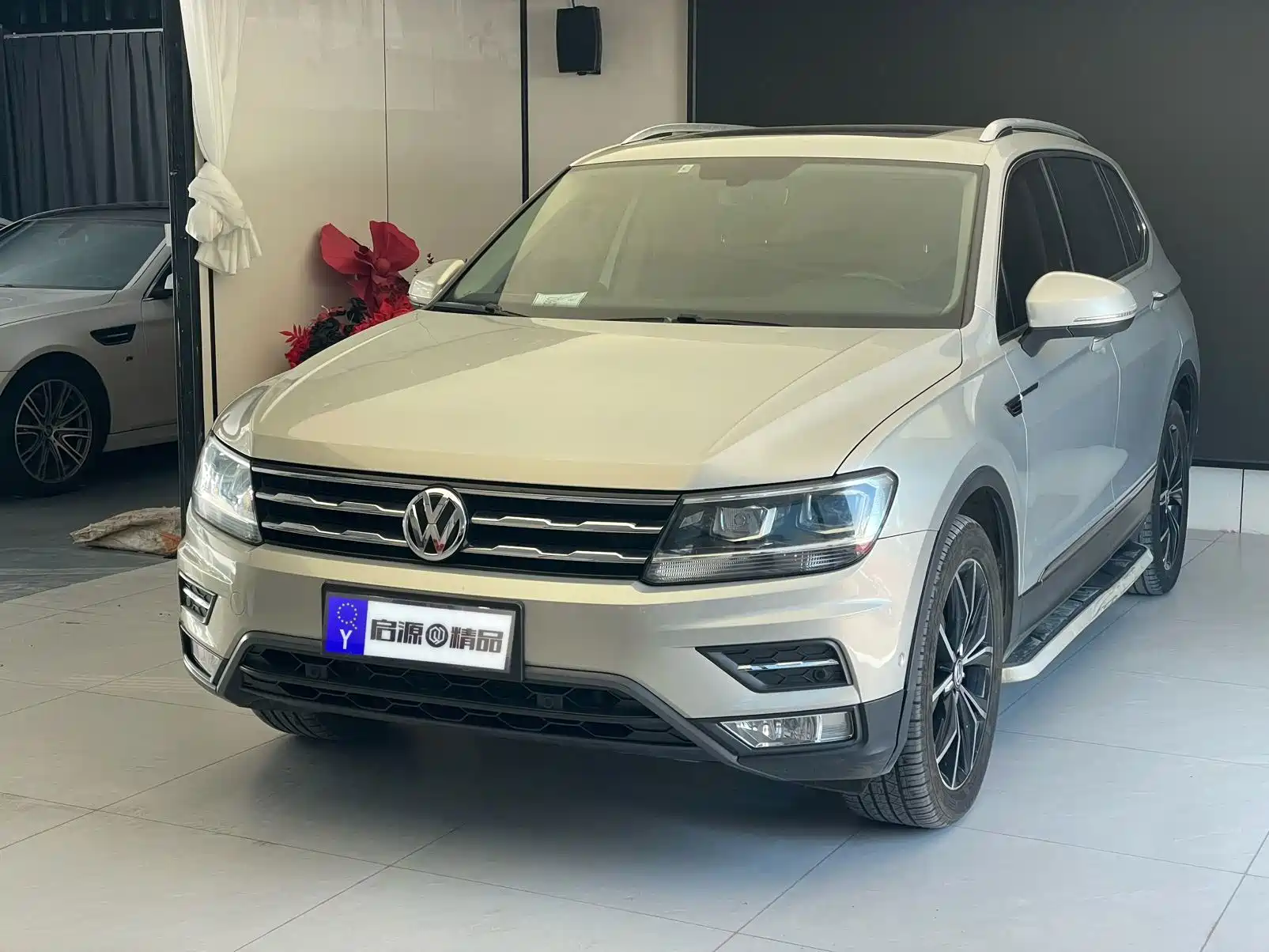 Фото 1 - Volkswagen Tiguan L