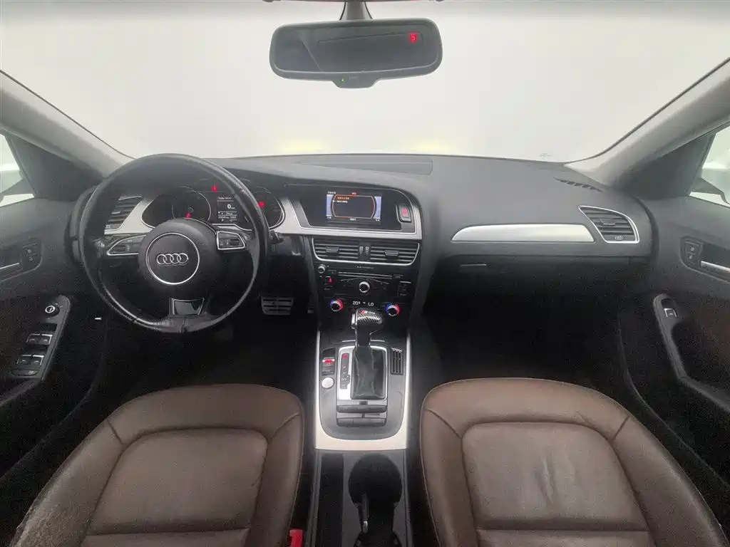 Фото 5 - Audi A4L