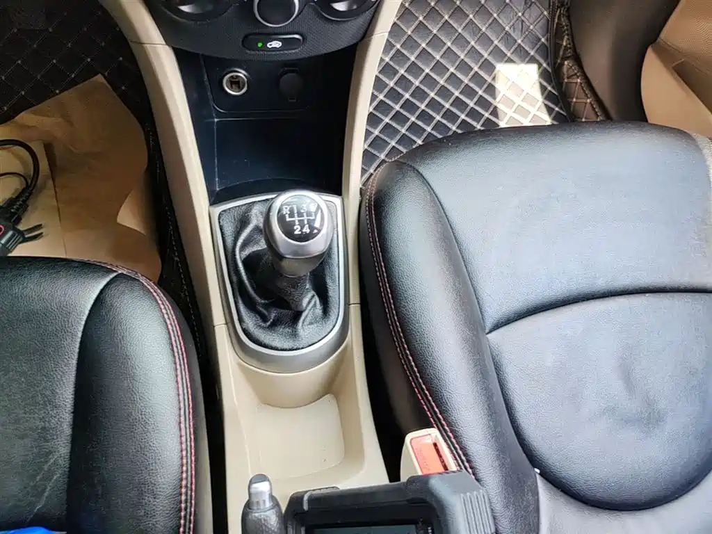 Hyundai Verna 2016 1.4L Manual Smart GLS фото 14