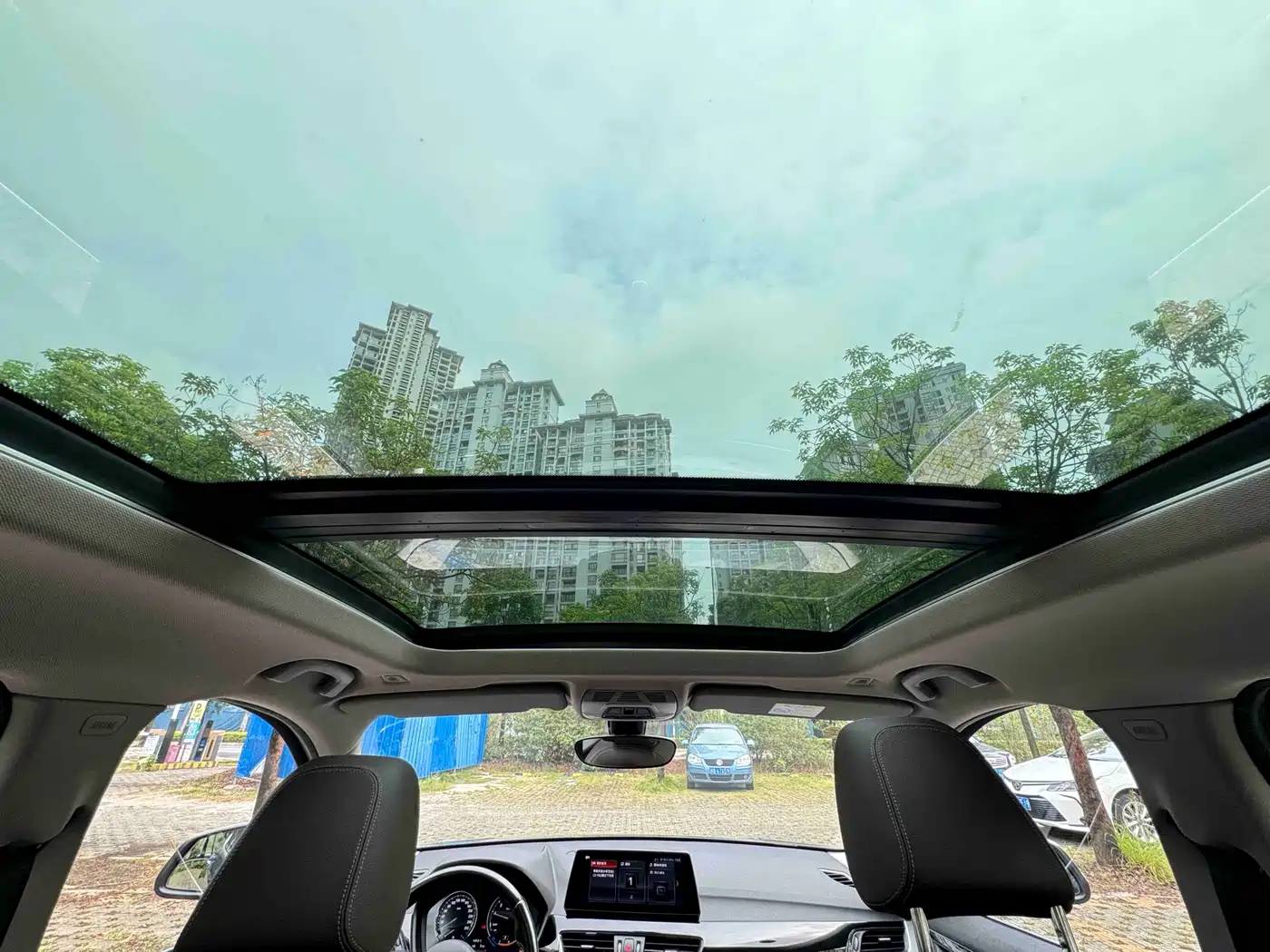 BMW X1 2022 sDrive20Li Premium фото 17