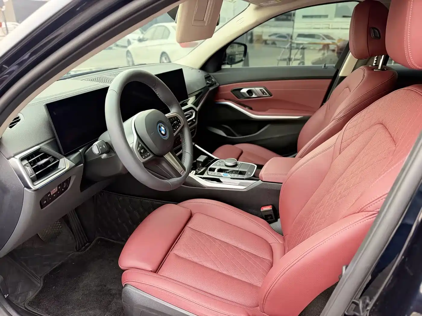 BMW i3 2024 eDrive 35 L фото 8