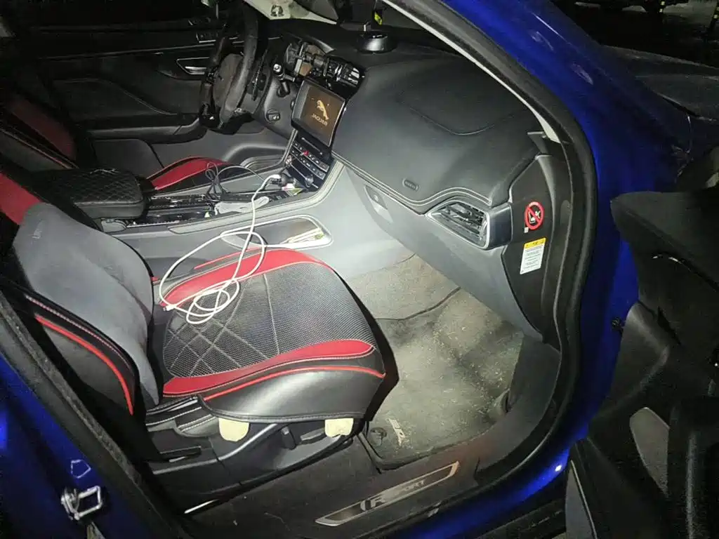 Photo 13 - Jaguar F-PACE