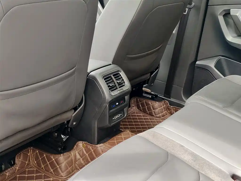 Volkswagen Tiguan L 2021 380TSI Automatic 4WD R-Line Premium 7-seater фото 9