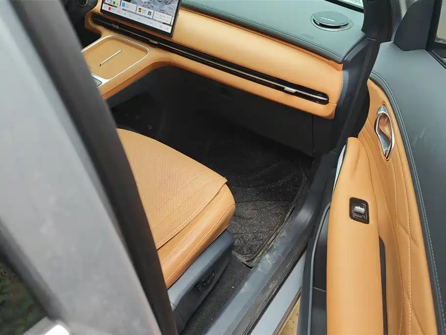 Geely Galaxy Galaxy Starship 7 EM-i 2025 Model 120km Explorer+ Edition фото 7