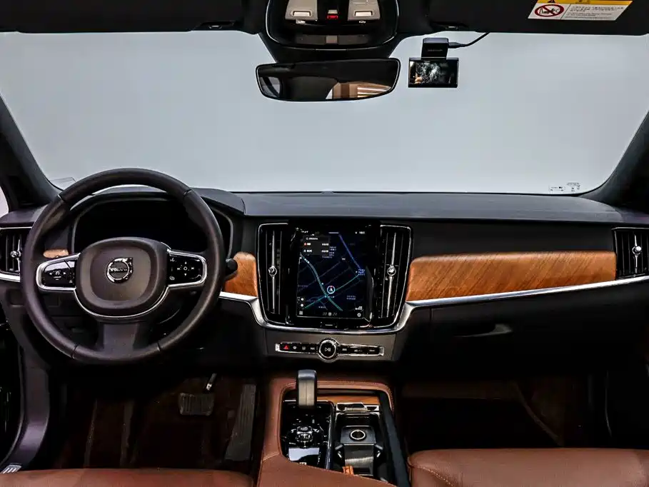 Volvo S90 2025 2024 B5 Momentum Luxury Edition