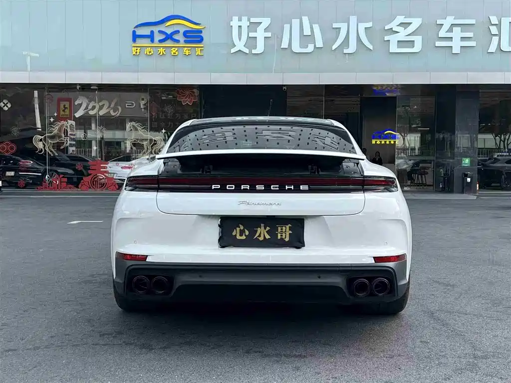 PORSCHE PANAMERA
