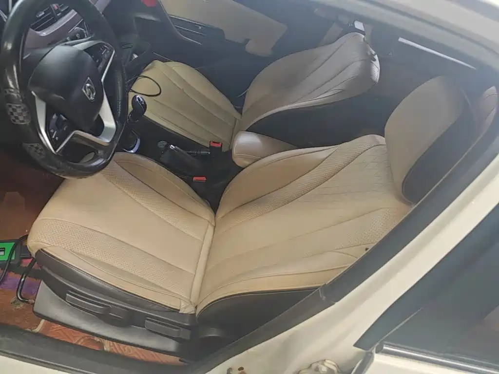 Baojun 310W 2018 2017 1.5L Manual Fashion Edition (China V)