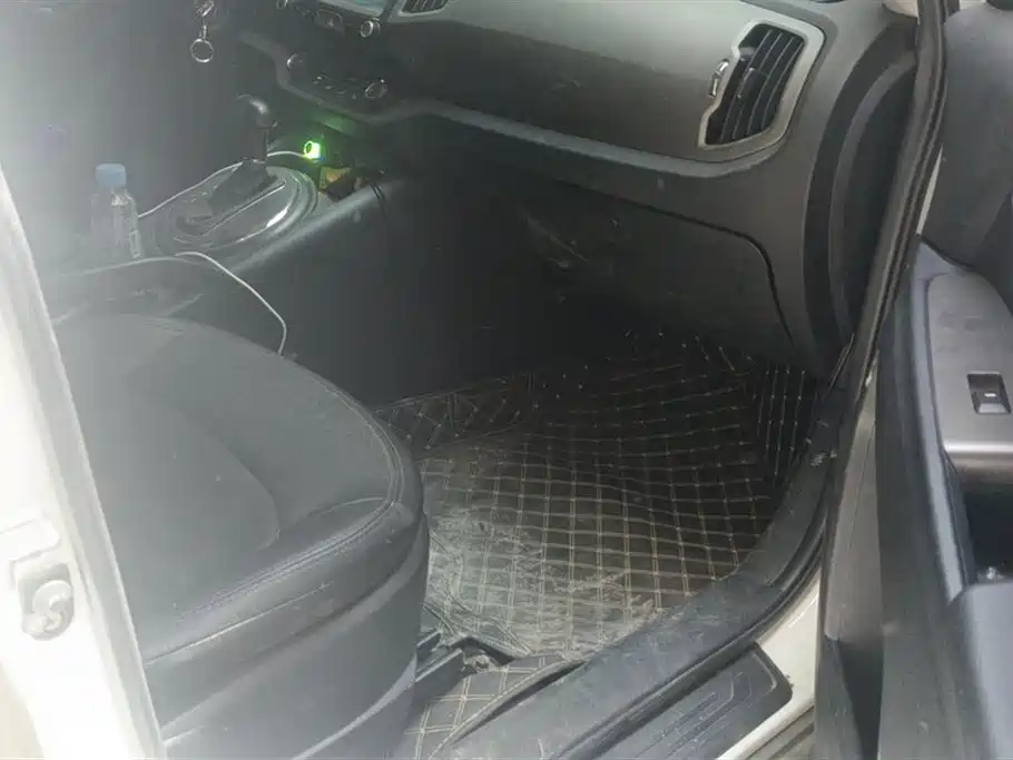Kia Sportage 2015 2.0L Automatic 2WD GL фото 8