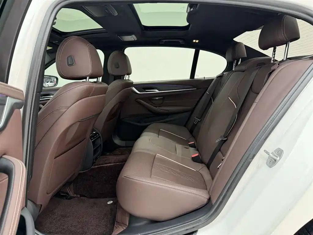 BMW 5 Series 2022 Facelift 530Li Leading M Sport Package фото 17