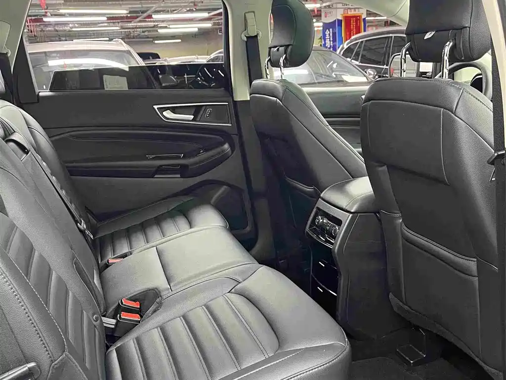 Ford Edge 2019 2018 EcoBoost 245 FWD Luxury 7-seater China V